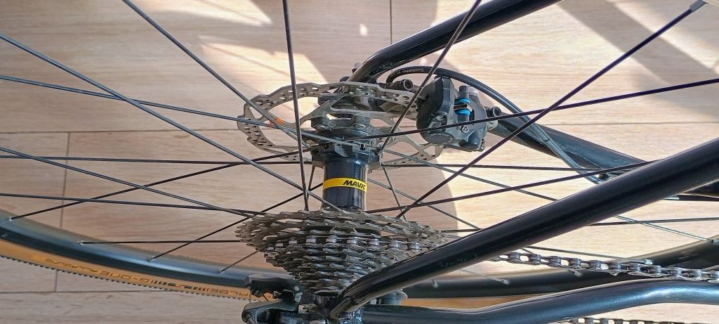 Gravel z prostą kierownicą JUST BIKES r57