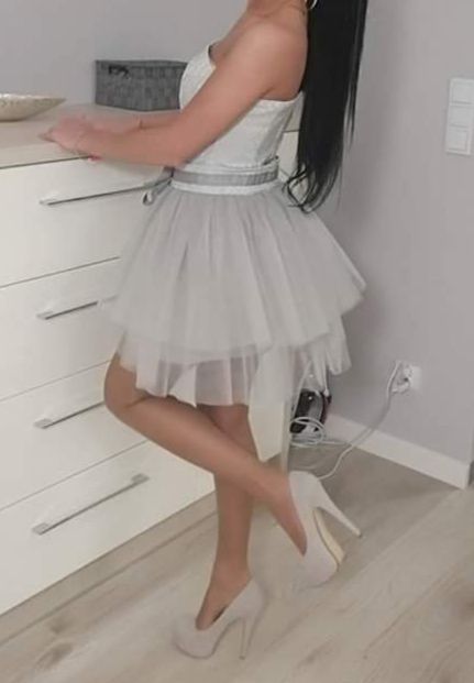 Sukienka królowe życia Just Unique Alessia szara popiel tiul