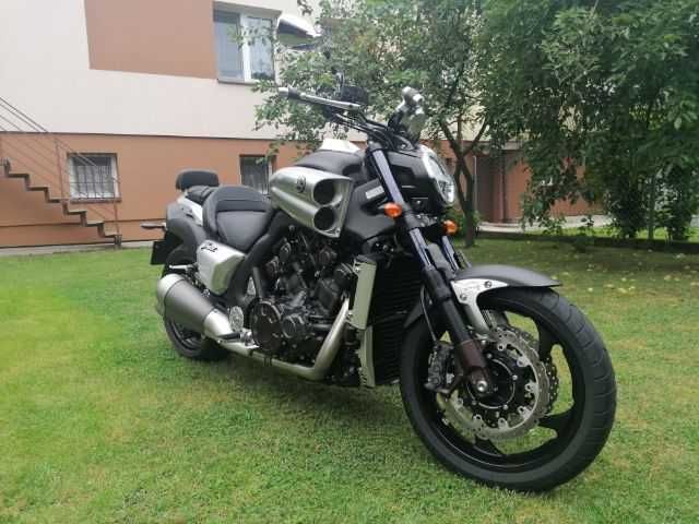 Yamaha V-Max 1700