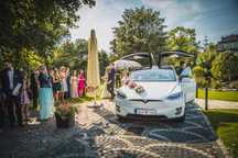 Tesla Model X oraz Tesla Model 3, wynajem, ślub i wesele, auto, biała