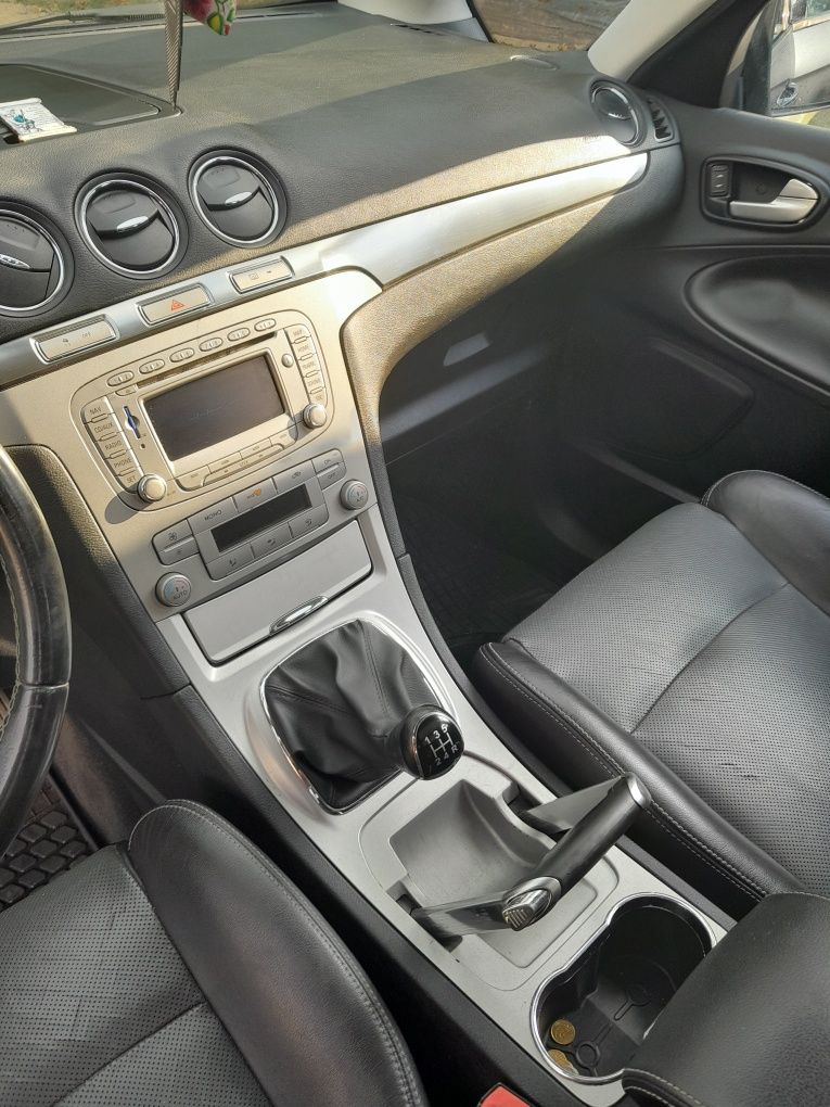 Ford S-max  7 - osobowy
