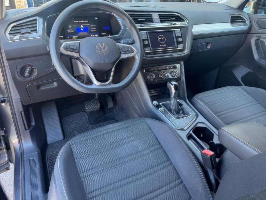 Volkswagen Tiguan S      2022