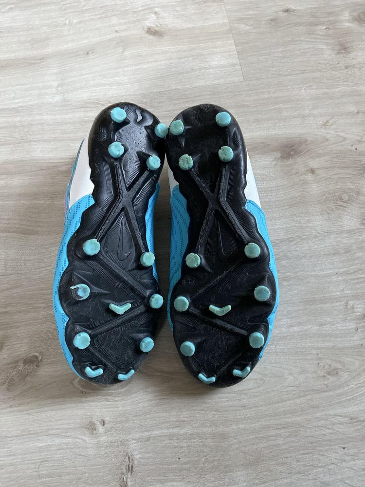 Dziecięce buty nike korki