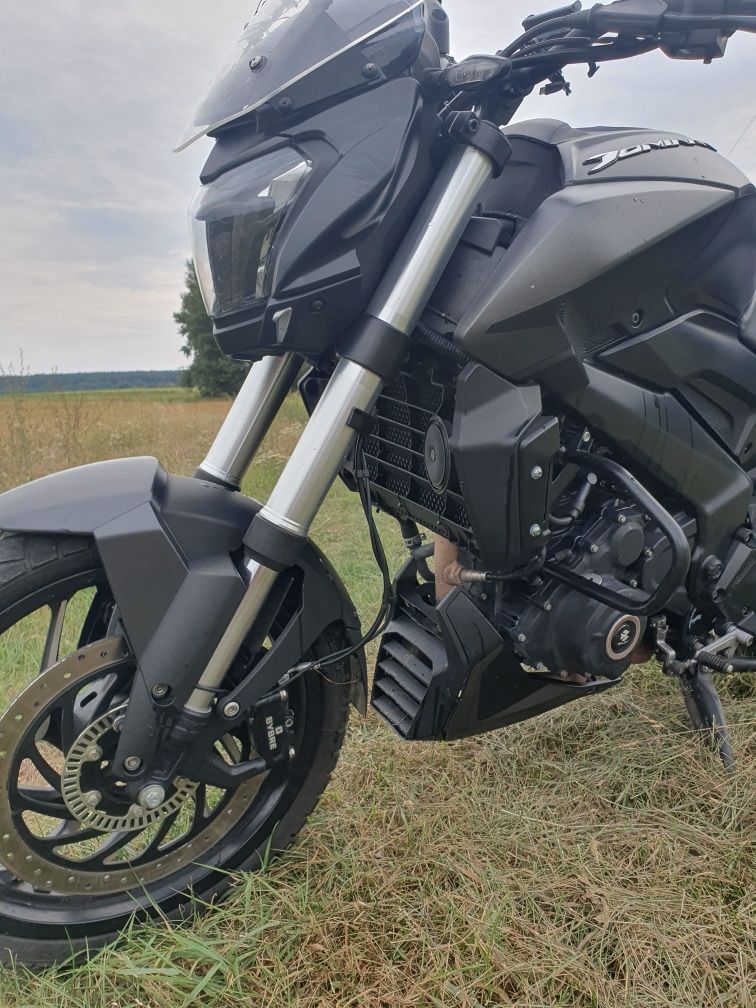 Мотоцикл Bajaj Diminar 400