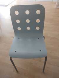 Cadeiras cinzentas