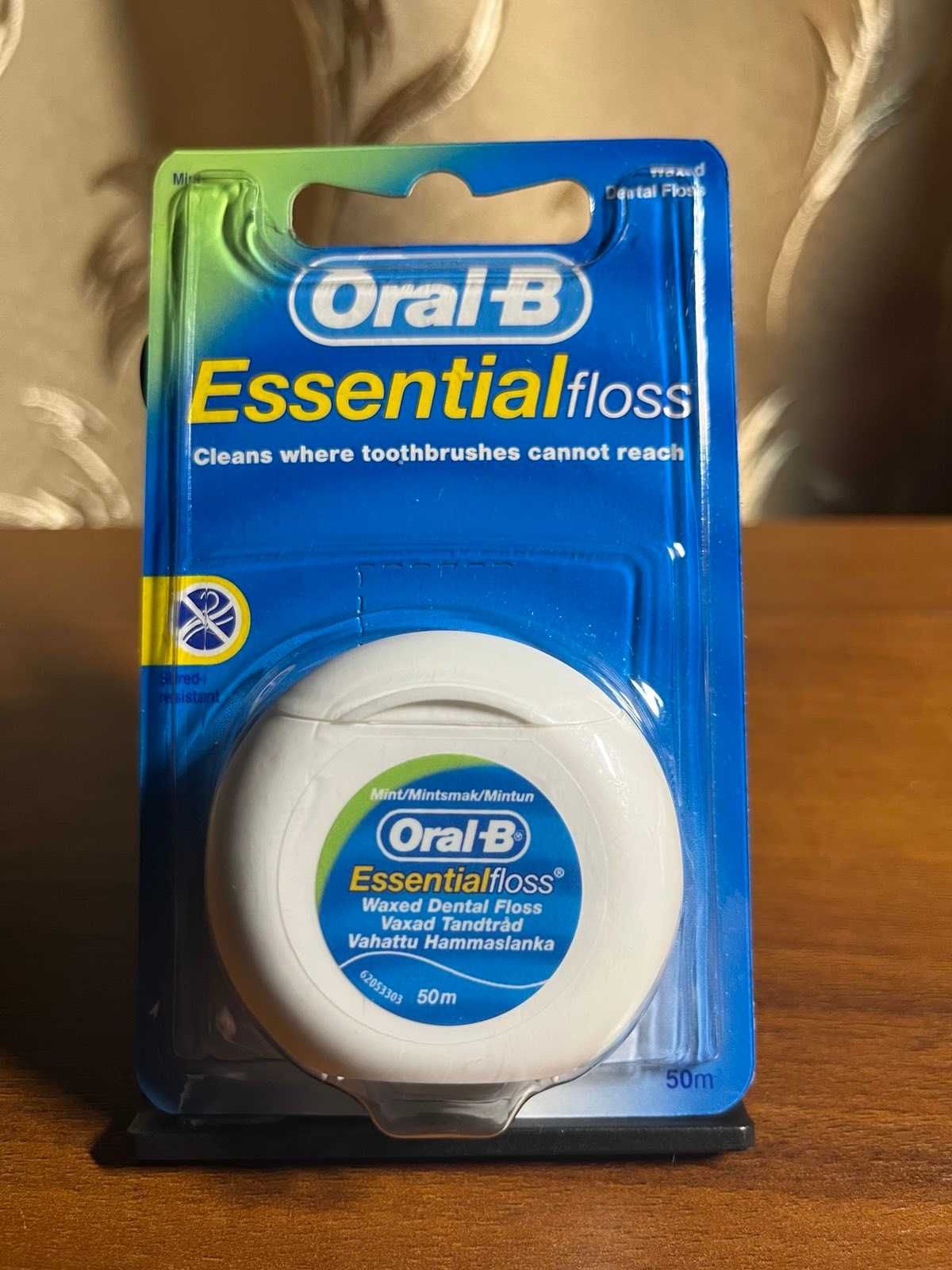 Зубна нитка Oral-B Essential М'ятна 50 м