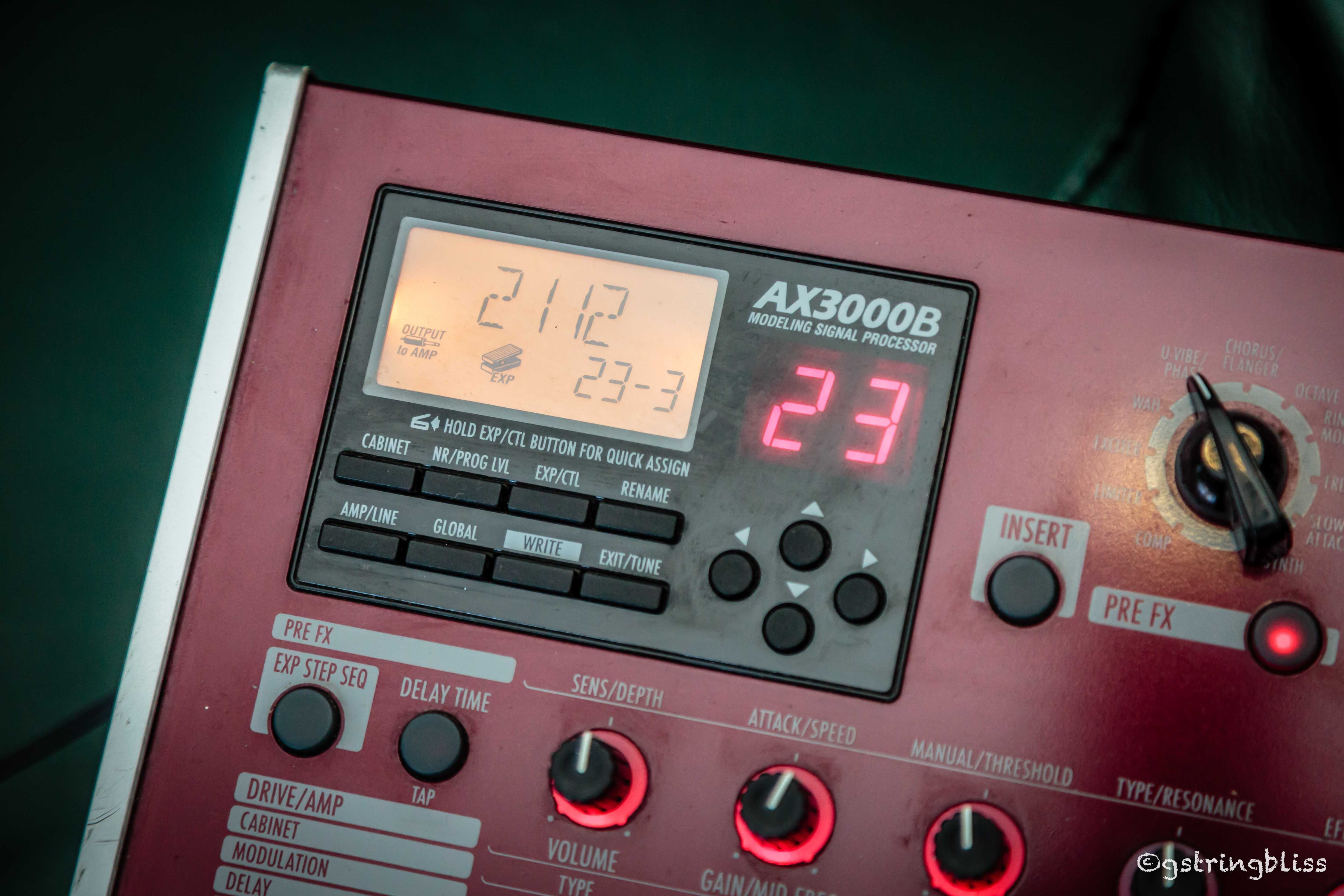 Pedaleira Guitarra Baixo – Modeling Signal Processor KORG AX3000B
