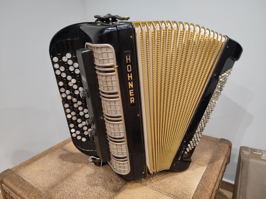 Akordeon Hohner Maestro IV 120 basów