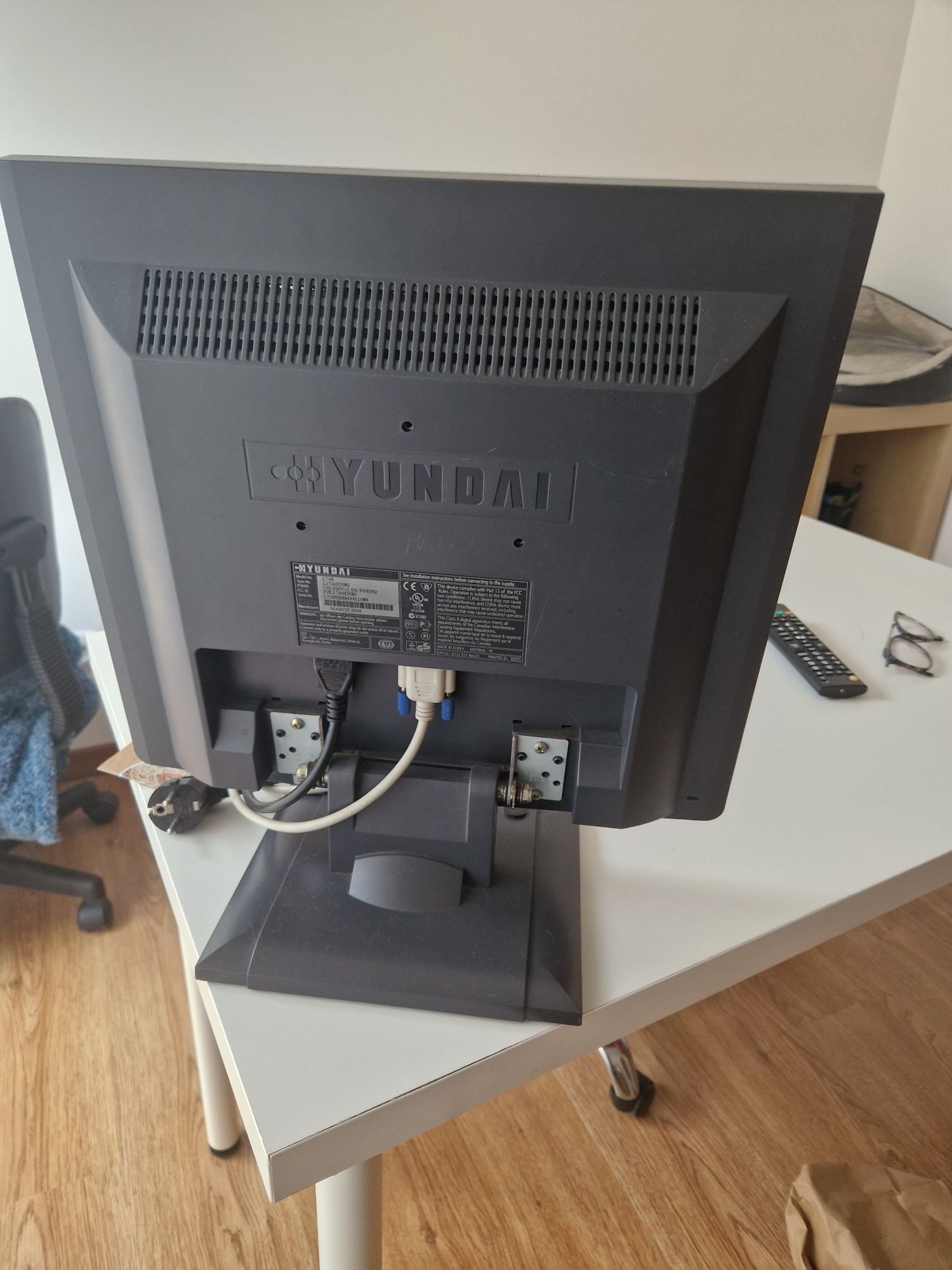 Monitor Hyundai a funcionar