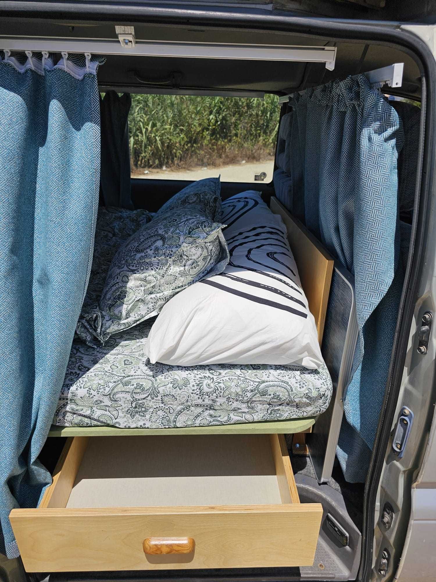 Autocaravana convertida de Mitsubishi Space Gear