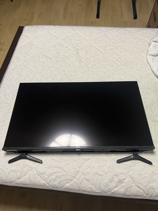 Hisense 43E7KQ QLED Smart TV (43 дюйми)