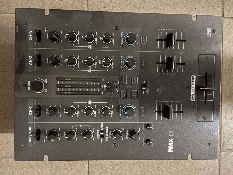 Reloop RMX33i dj mixer
