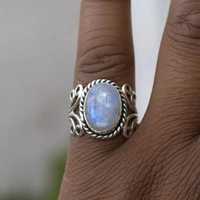 Nowy pierścionek kamień księżycowy