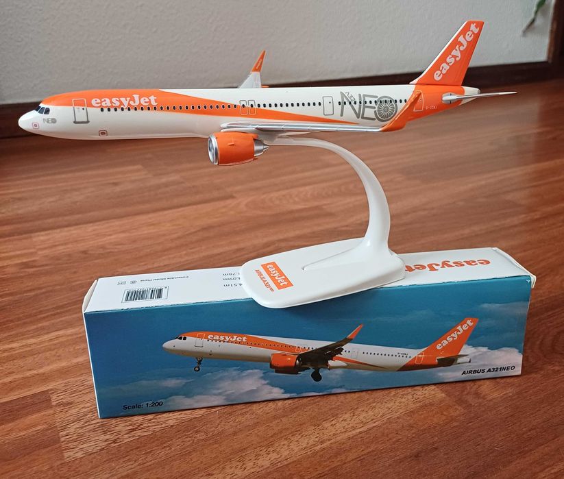 Avião de coleção- EASYJET Airbus A 321 Neo