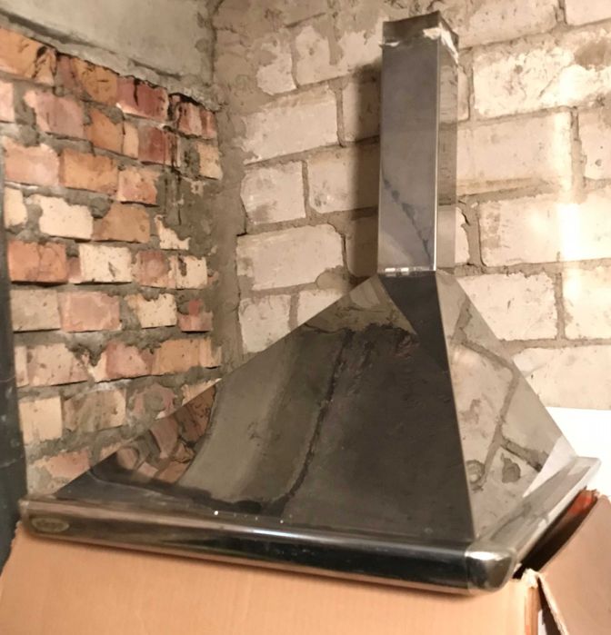 Okap kuchenny z blachy nierdzewnej połysk / używany/ montaż na ścianie