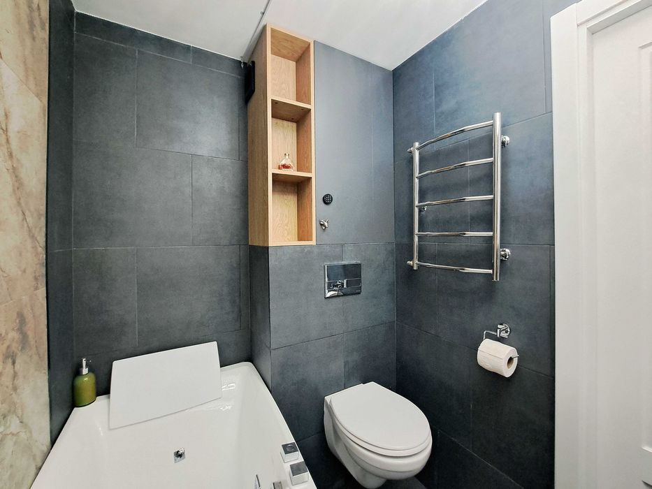 NEW Квартира біля ТРЦ Никольский, джакузі, SMART TV, центр, подобово