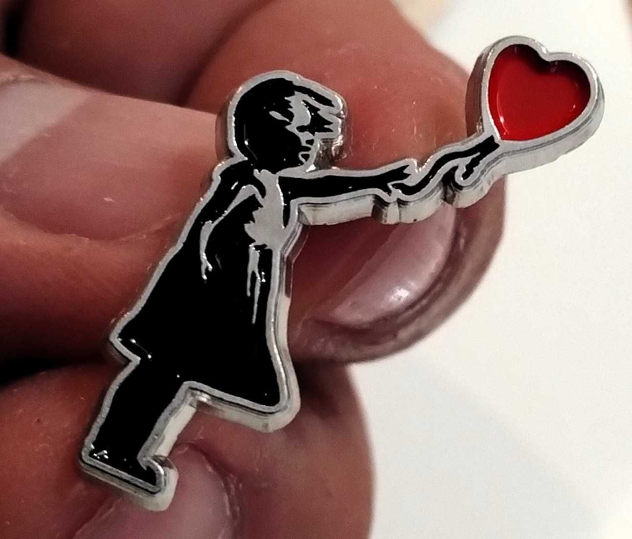 Pin Banksy Menina Balão Metal Elevada Qualidade