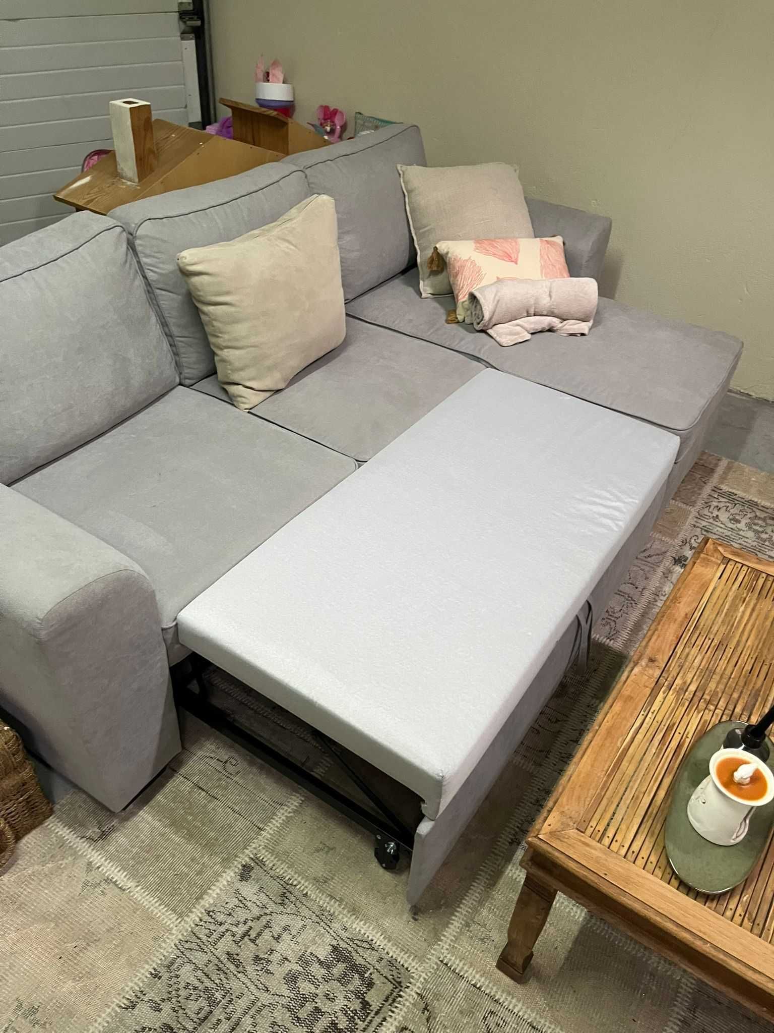 Sofa ASTON Conforama - comprado em Janeiro