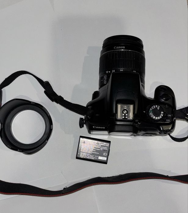 Фотоопарат Canon EOS 1100D