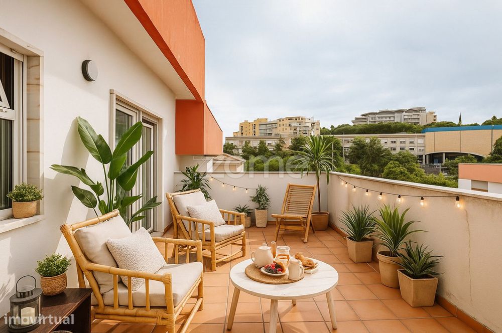 T2 em Linda-a-Velha com dois terraços incríveis