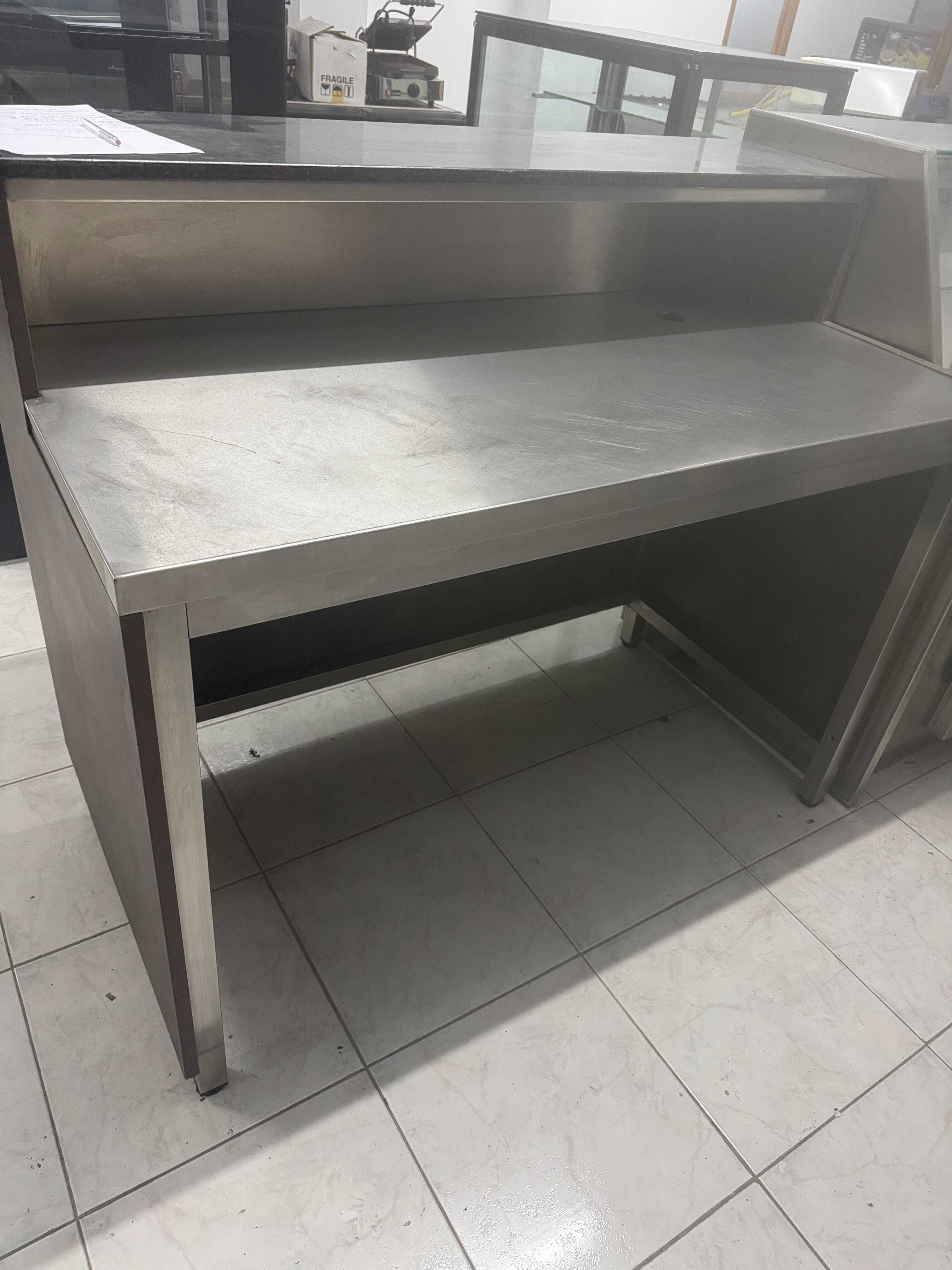 Balcão apoio ao publico c/ tampo granito - Usado