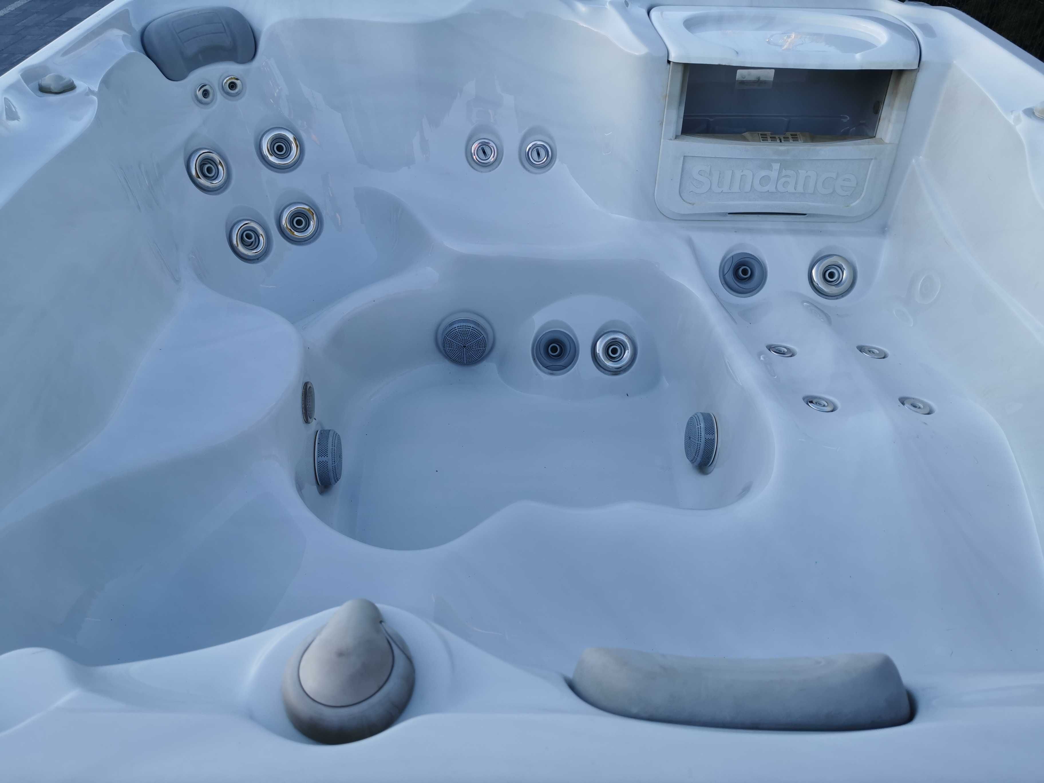 Jacuzzi Balia ogrodowa z masażem elektryczne Sundance Hamilton Balboa