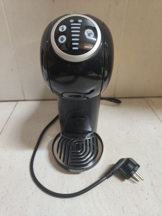Máquina de Café KRUPS Nescafé Dolce Gusto Genio S Plus KP3408P16 Preto