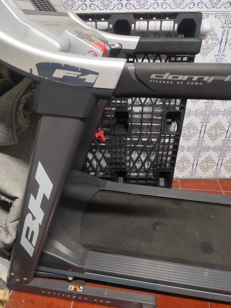 Passadeira de correr BH F1