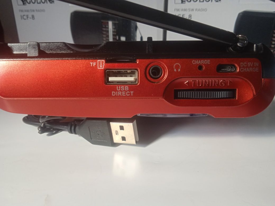 Отличний Радиоприемник GOLON аккумулятор  18650 1200 mA USB SD AUX