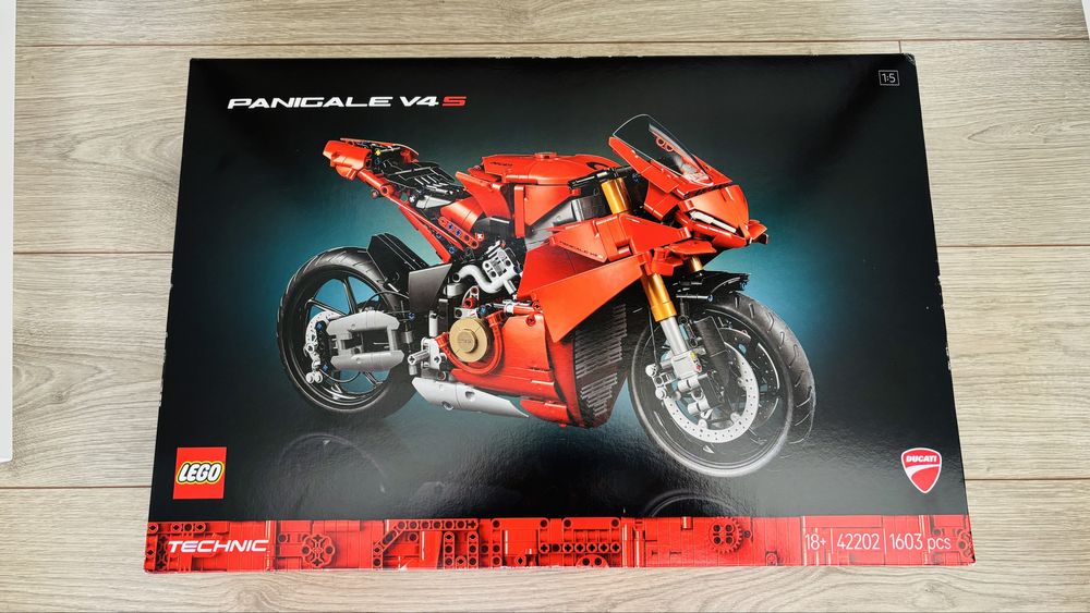 Lego Ducati Panigale V4 S NOVO
