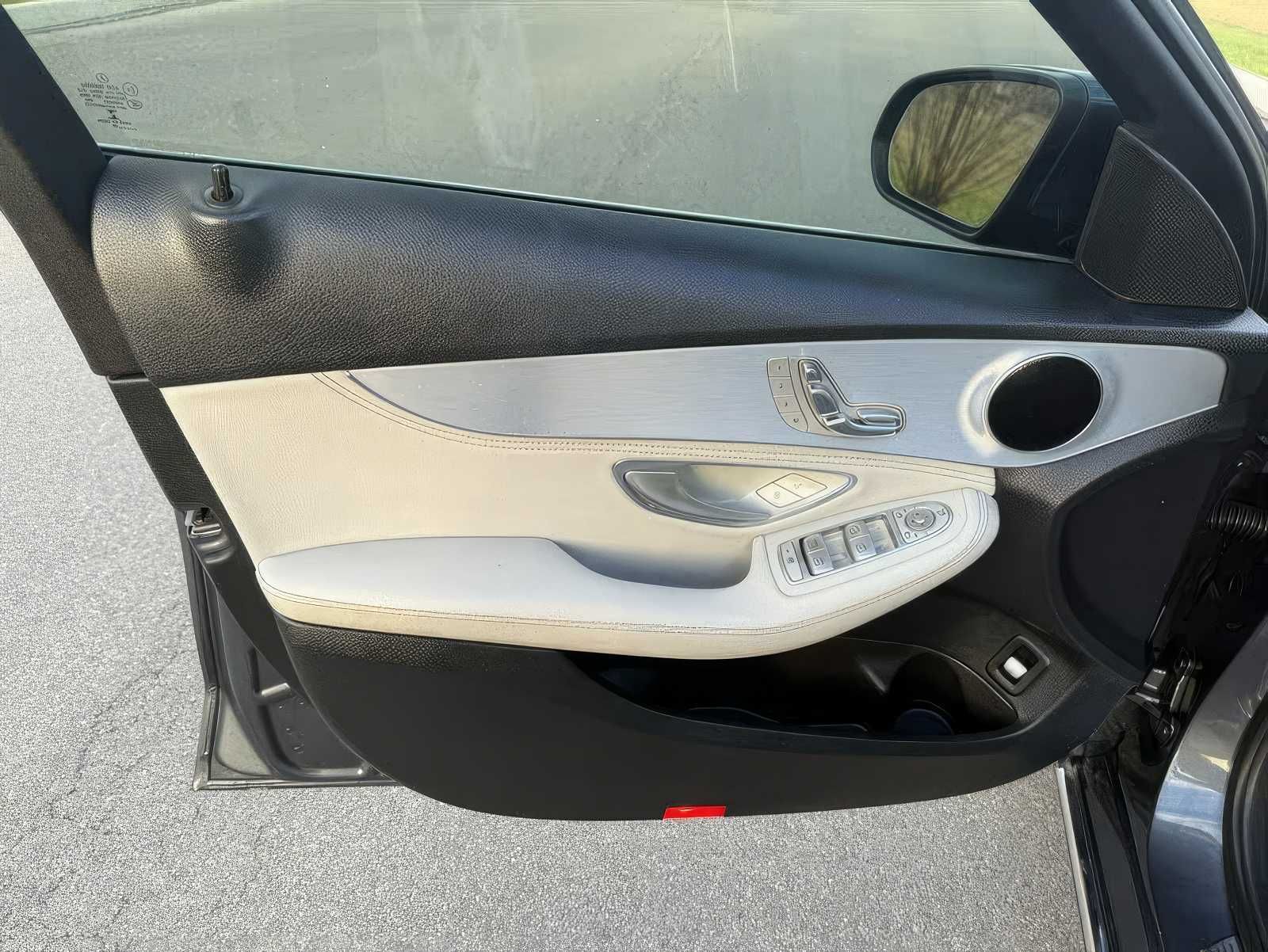 Mercedes-Benz C-Class 2015 • 2.0 бензин • Автомат • Одеса