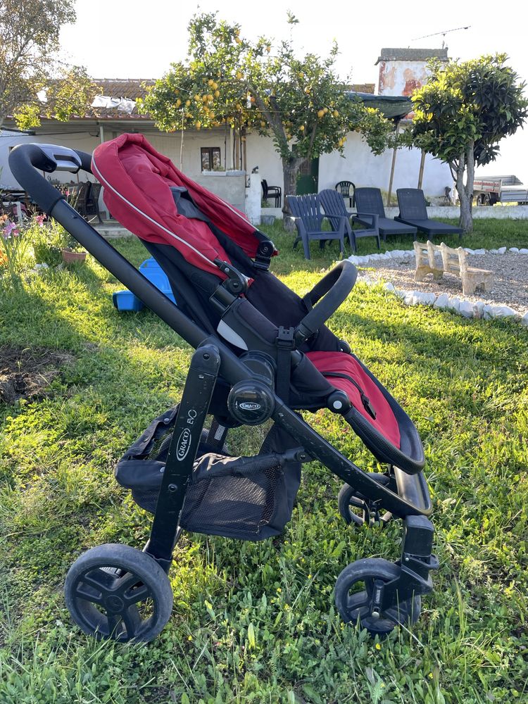 Carrinho de bebe graco evo.