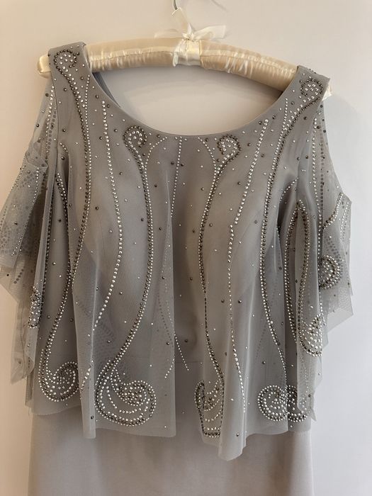 Жіноча вечірня сукня