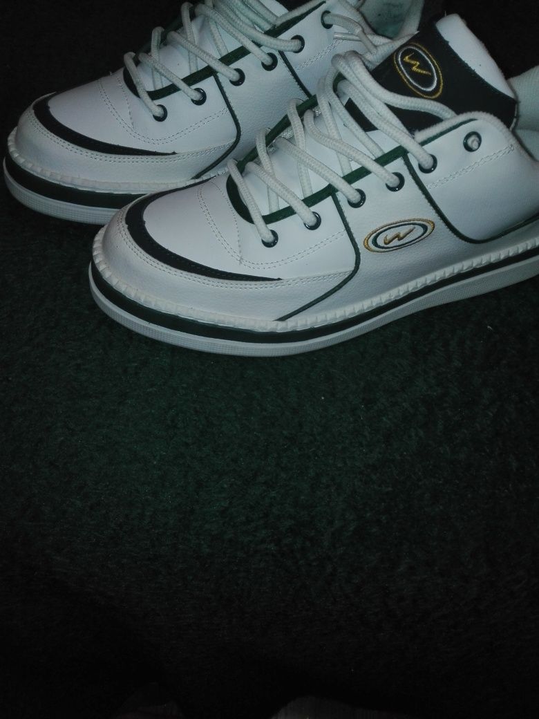 Sapatilhas novas branco e verde