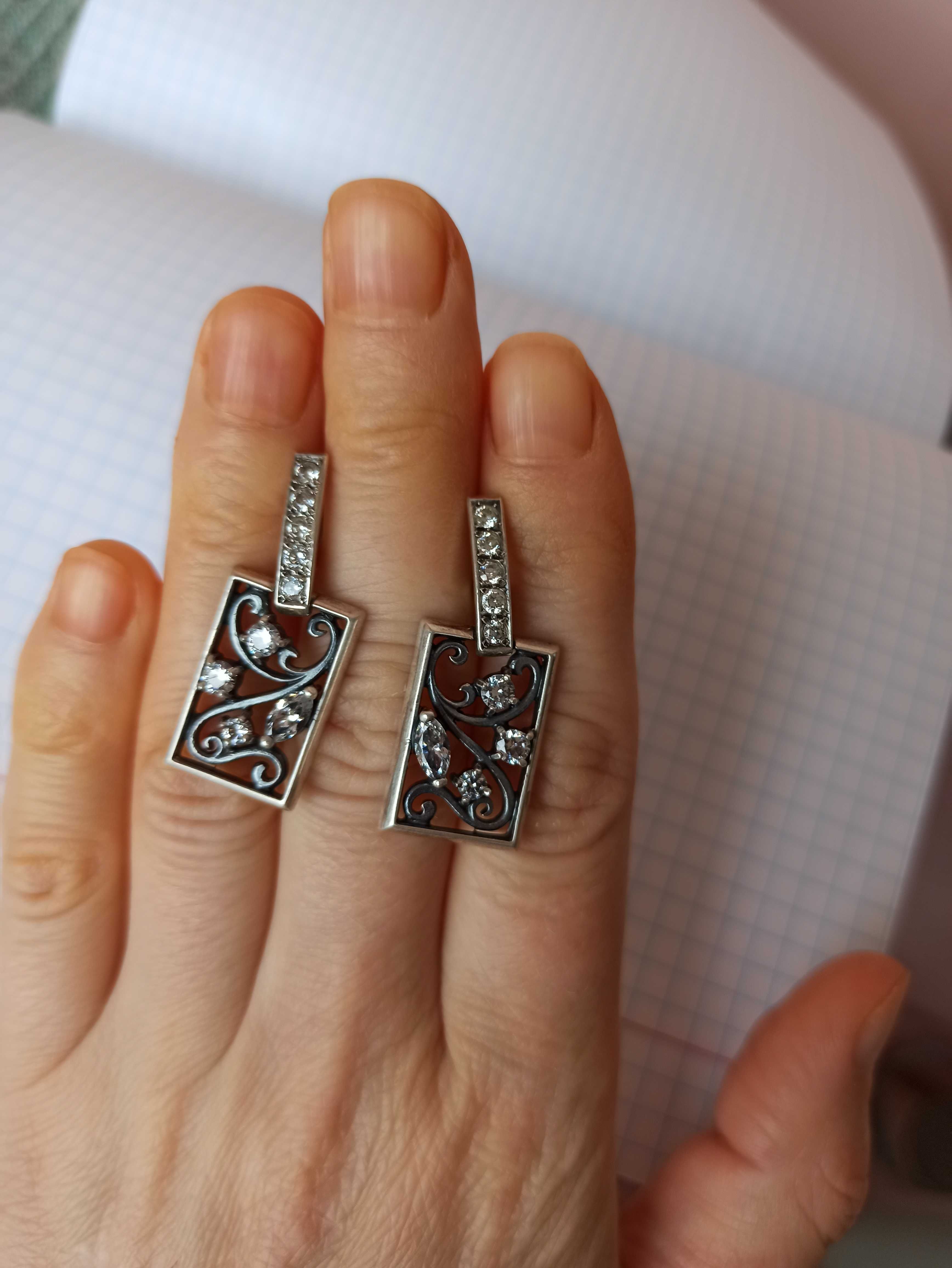 Серебряные серьги длинные