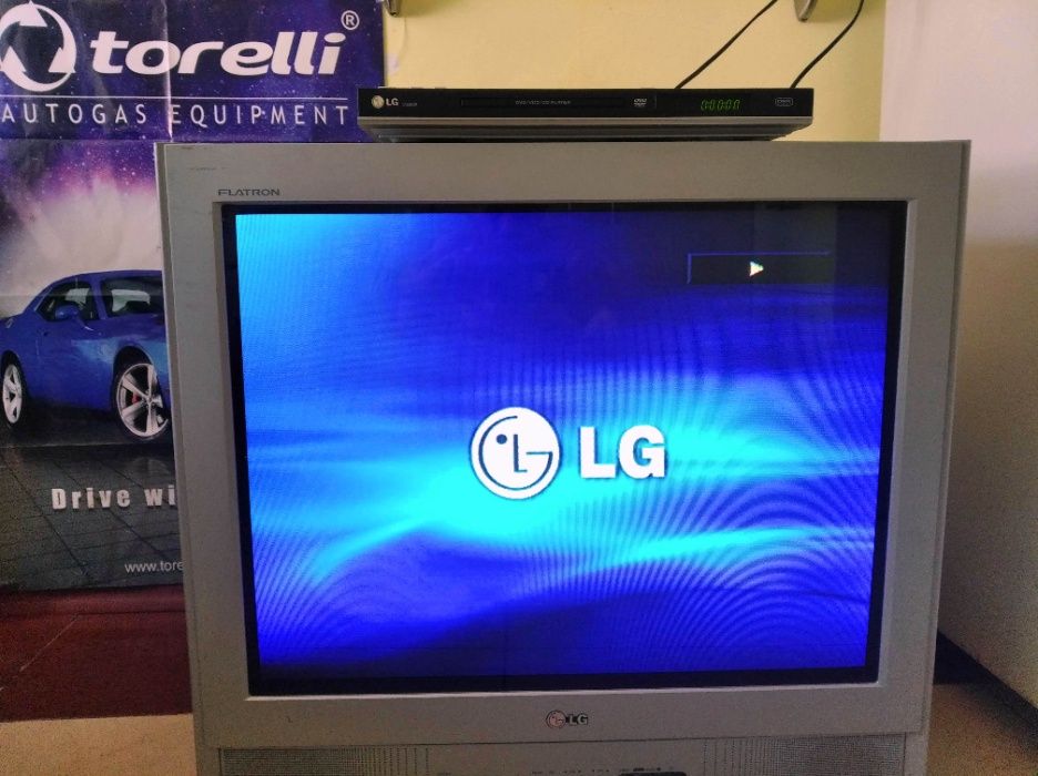 LG Flatron Телевизор с тюнером Т - 2  с DvD отправим по Украине до