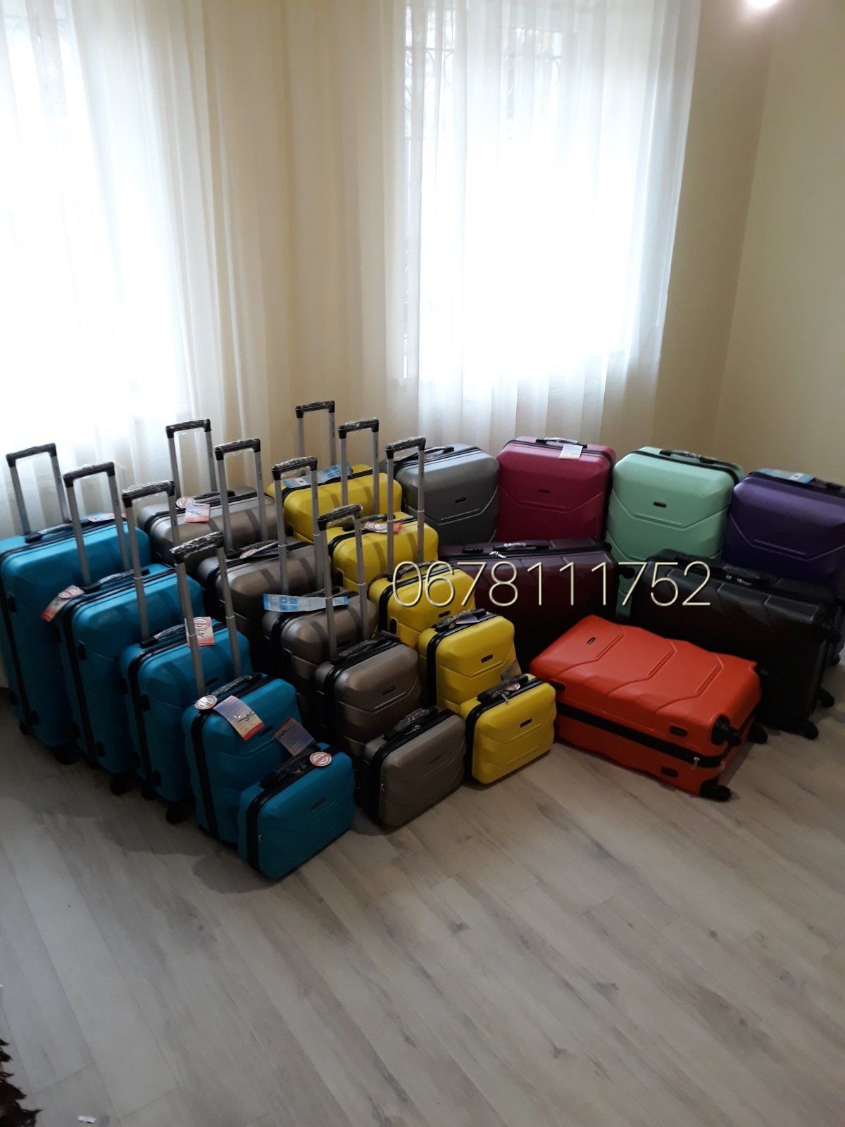 WINGS модель 147 Польща валізи чемоданы сумки на колесах комплект
