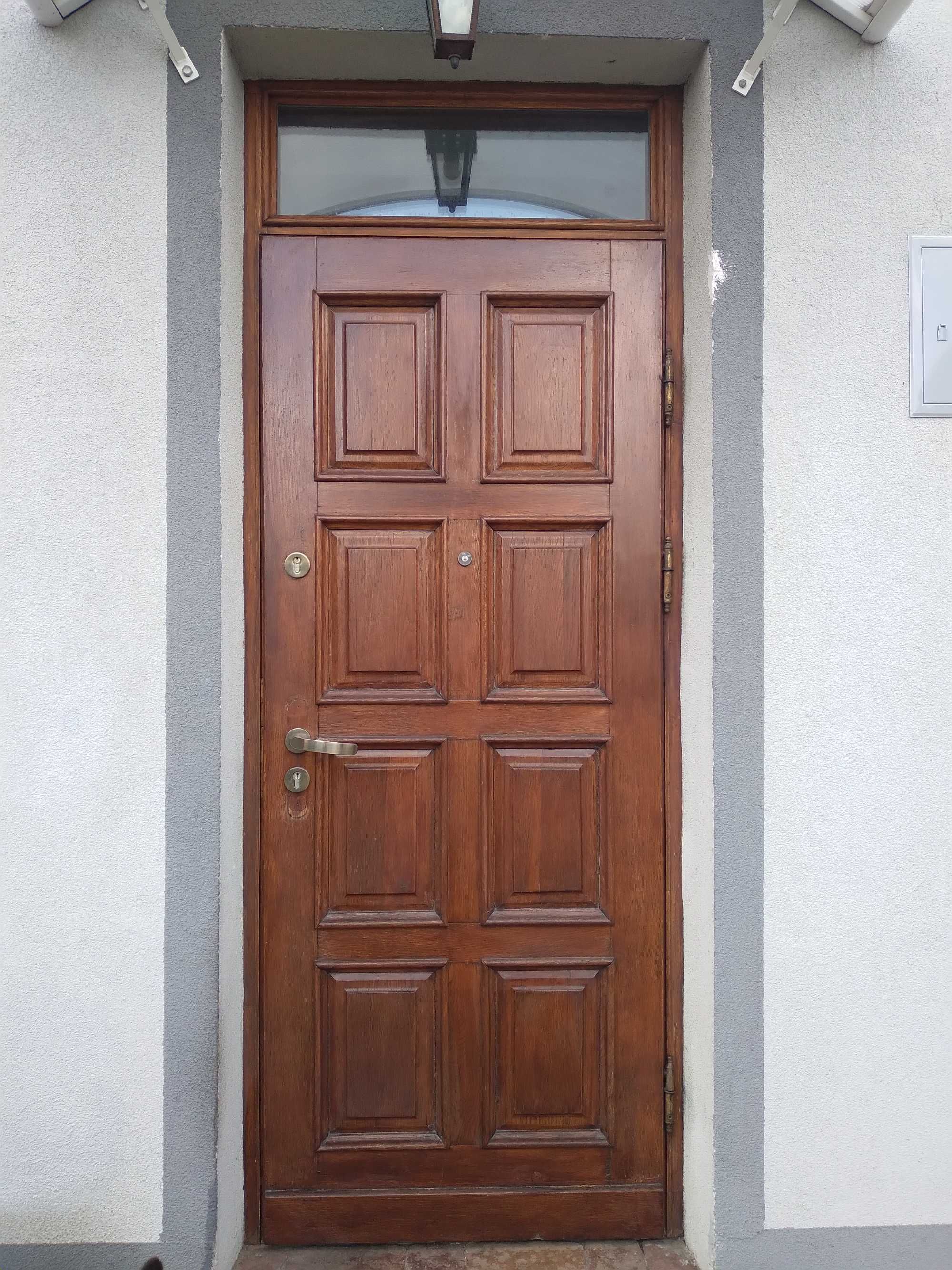Drzwi zewnętrzne dębowe