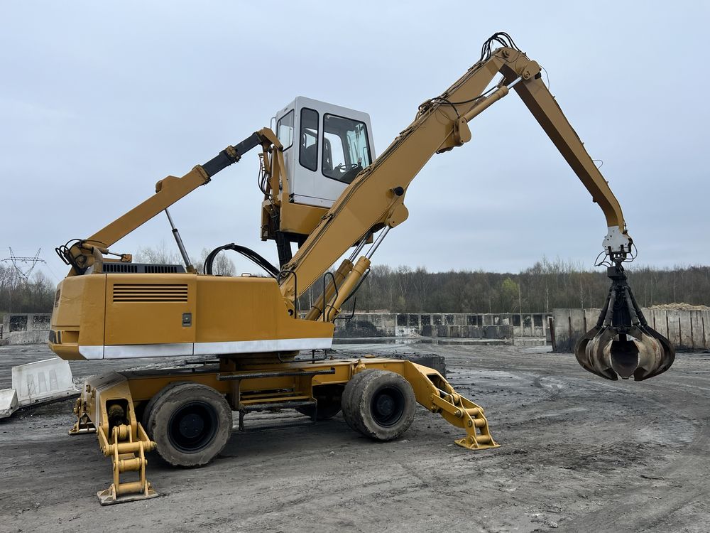 Koparka przeładunkowa do złomu Liebherr 922 waga 24 tony