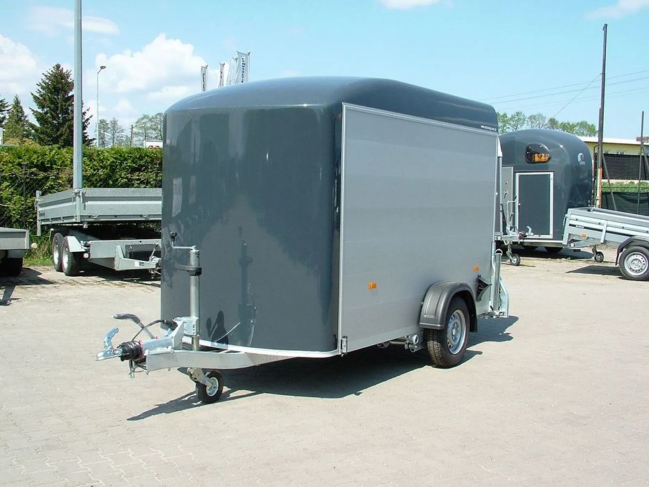 Debon Przyczepa zabudowana aluminiowa poliestrowa kontener furgon cargo Cheval Liberte Debon C 300  C 400 Debon przyczepa aluminiowa kontener furgon cargo Cheval Liberte