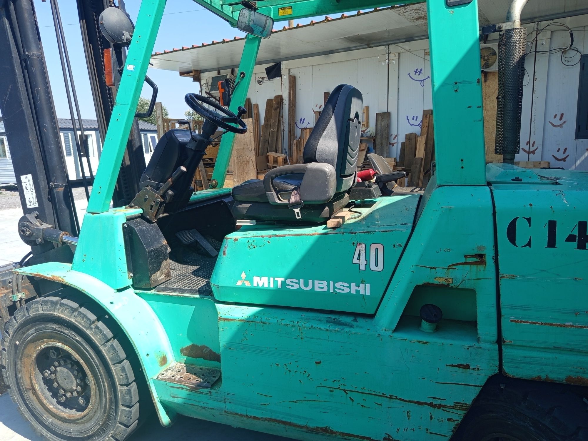 Empilhador Mitsubishi 4T abertura garfos lateral 1,80 mt