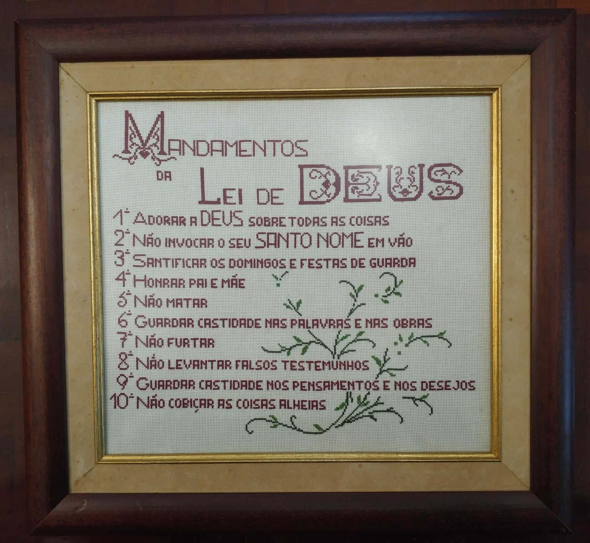 Quadro com os 10 Mandamentos - Artesanato Ponto Cruz