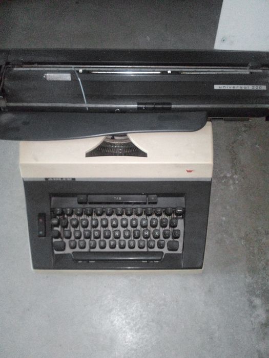 Máquina de escrever antiga