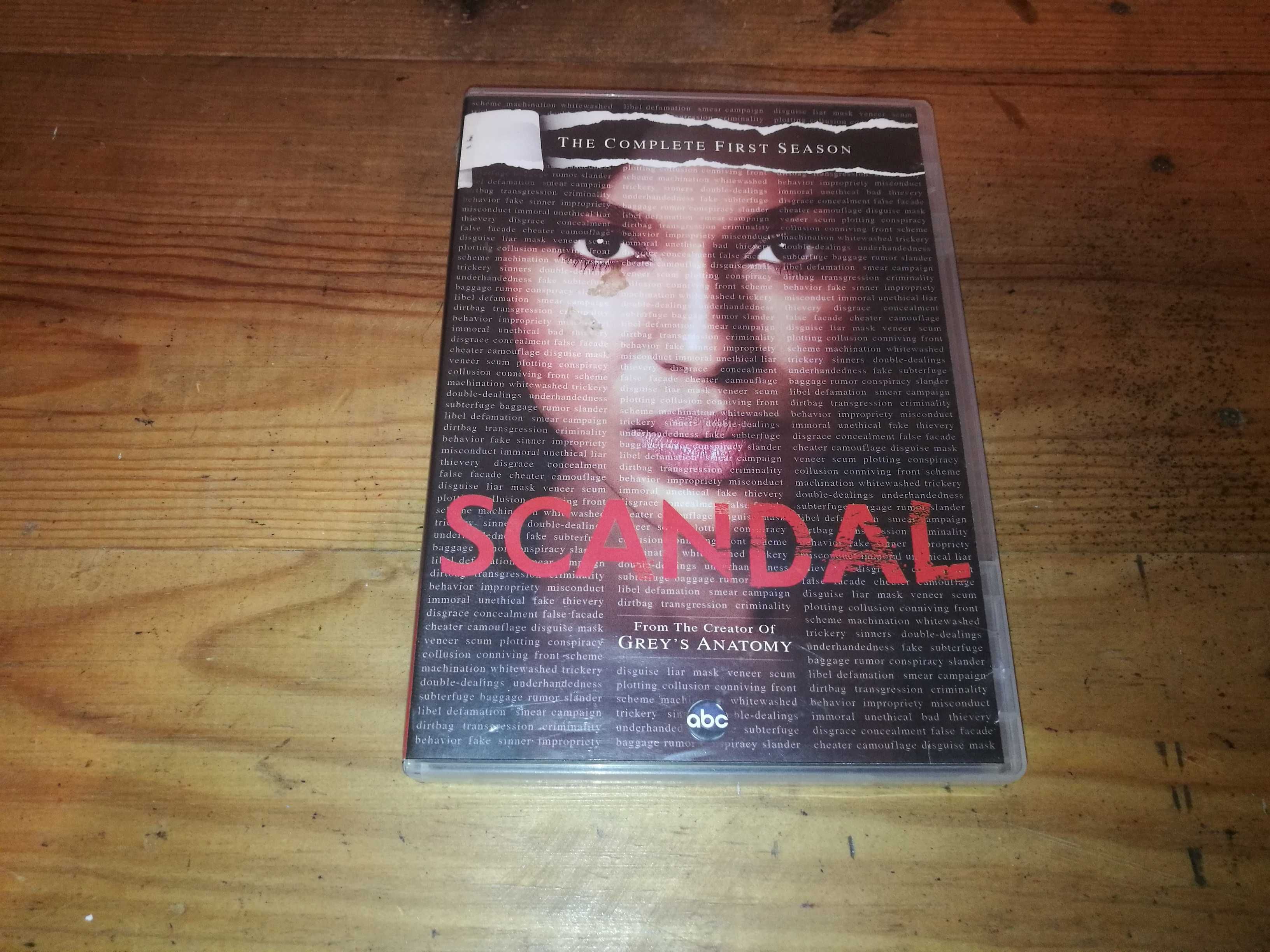 SCANDAL (THE COMPLETE FIRST SEASON)	2XDVD (leg- Ing - Região 1 USA)