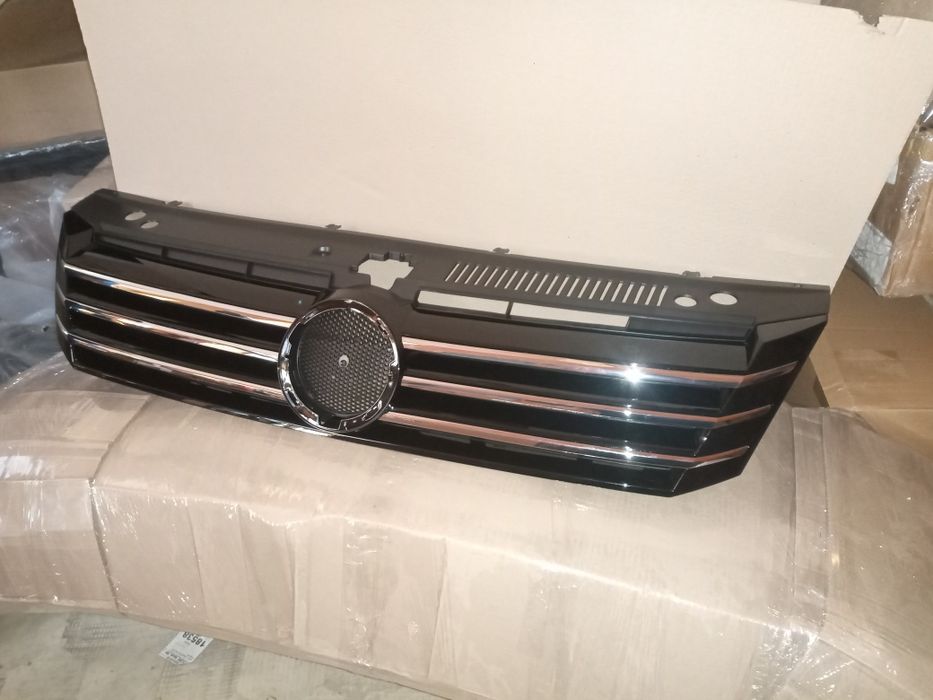 Решітка радіатора VW PASSAT USA 11‑15