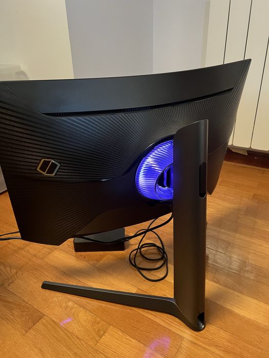 Ecra monitor Samsung Odyssey G7 27 240hz QHD