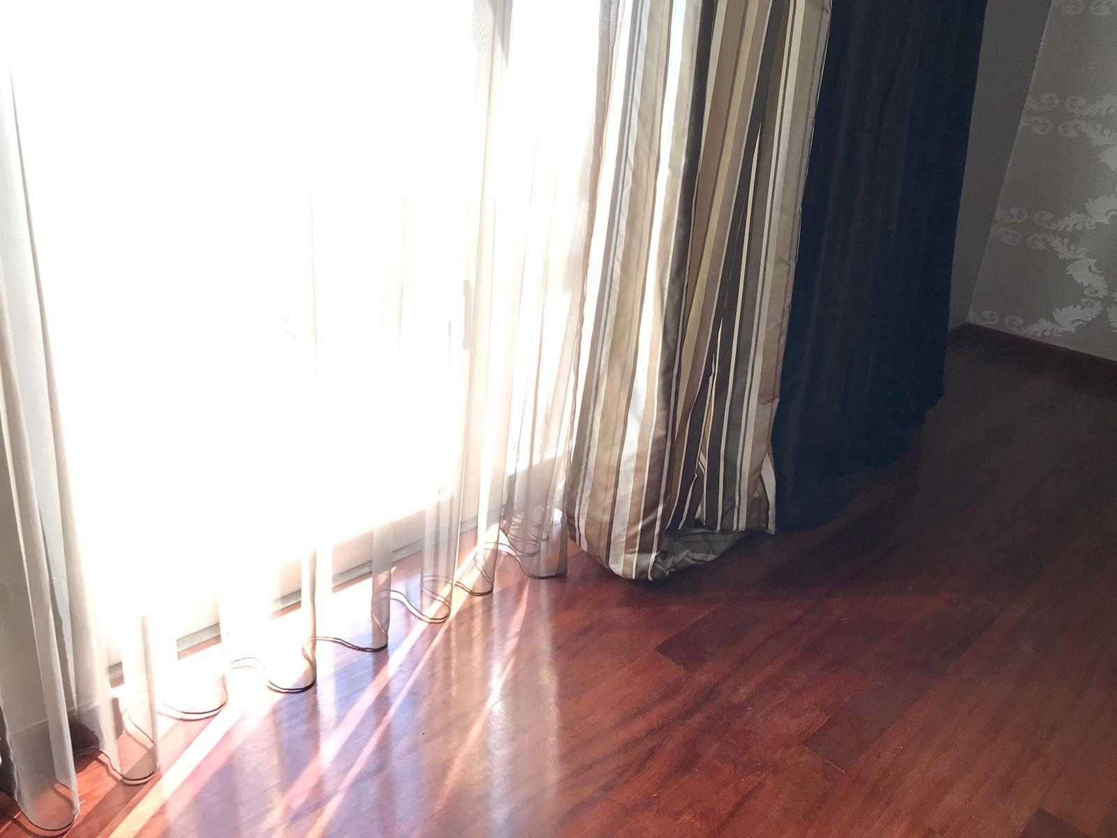 Cortina / Cortinado de luxo com varão (3 metros) duplo incluído