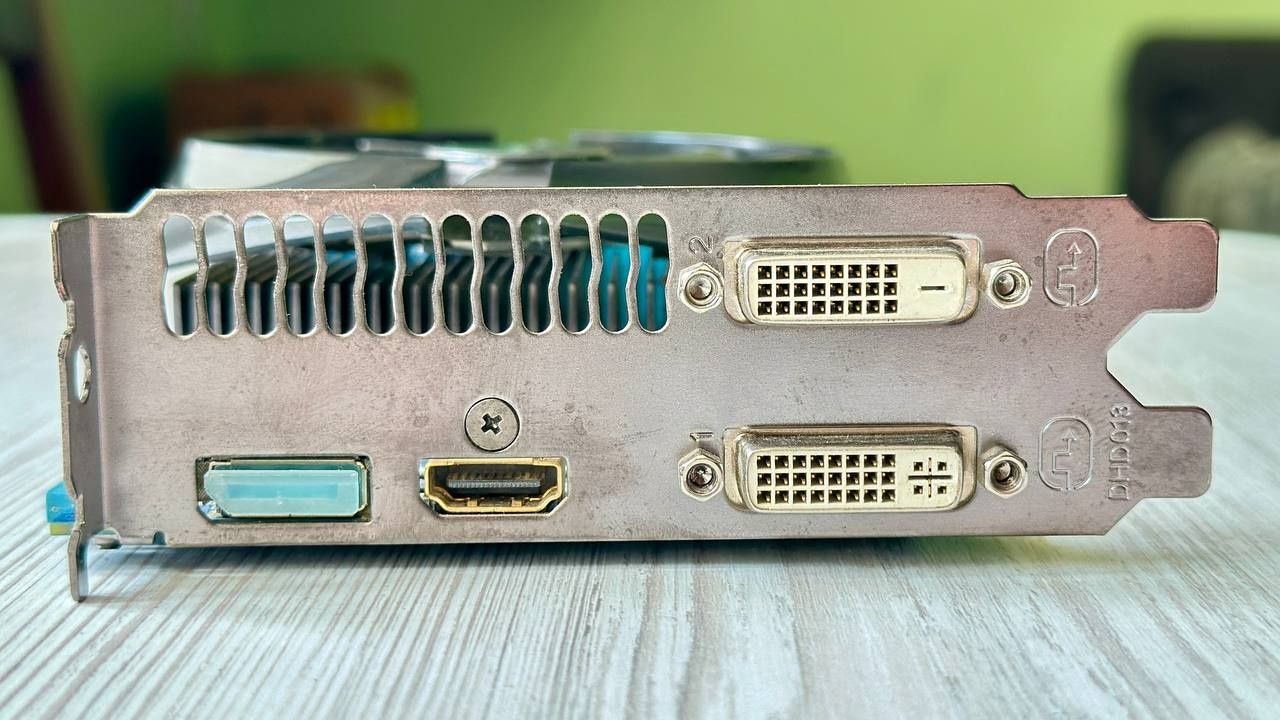 Відеокарта GIGABYTE Radeon R7