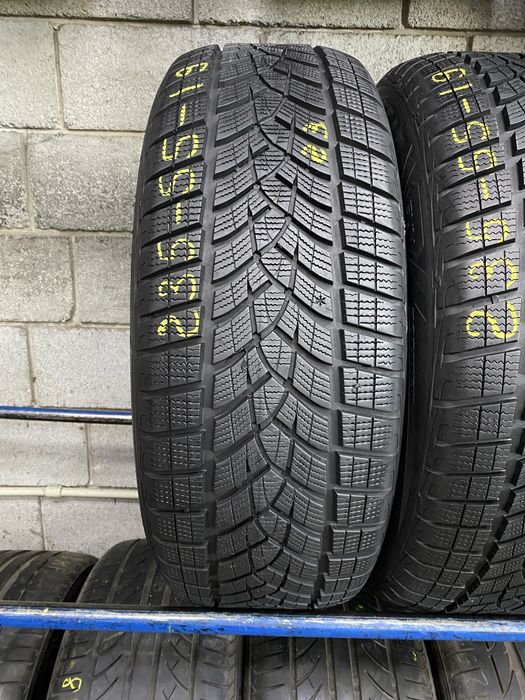 Зимові шини 235/55 R19 (105V) GOOD YEAR