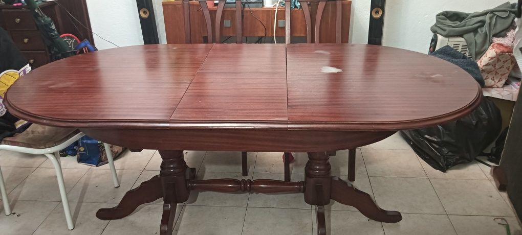 Mesa de Jantar em bom estado